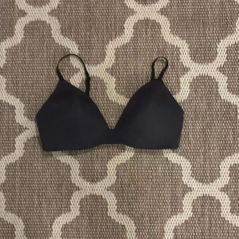 Skims wireless bra size 36C